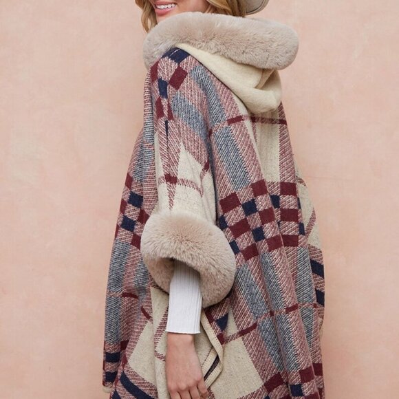 On Blue Women's Poncho Faux Fur Hooded Wrap Cape Size L/XL Plaid Arm Holes Boho - Picture 9 of 16